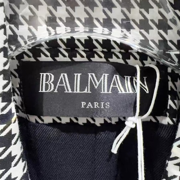 Authentic Balmain Monochrome Houndstooth Blazer with Gold Buttons - Picture 4 of 6